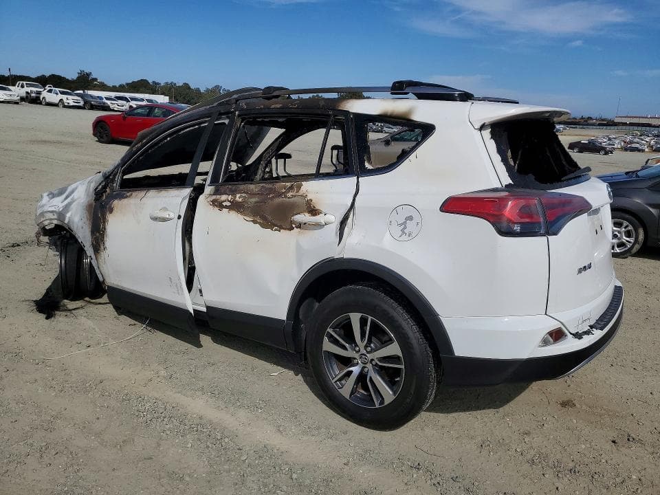 2017 TOYOTA RAV4 XLE 2