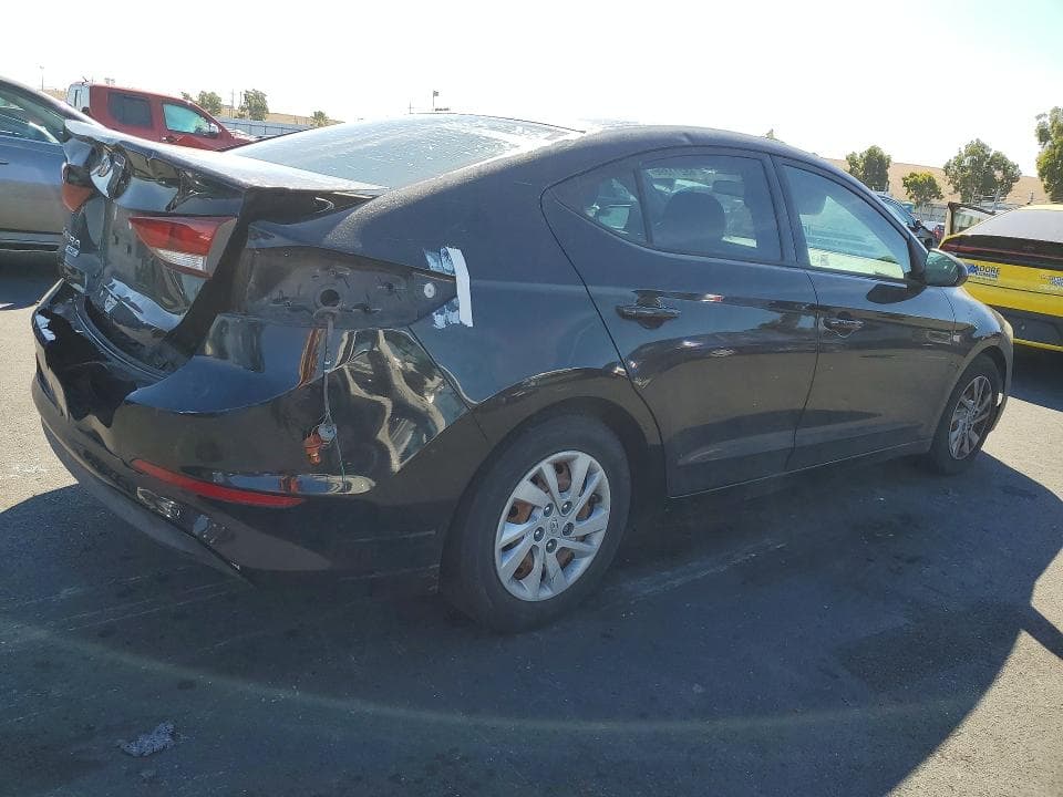 2018 HYUNDAI ELANTRA SE 3