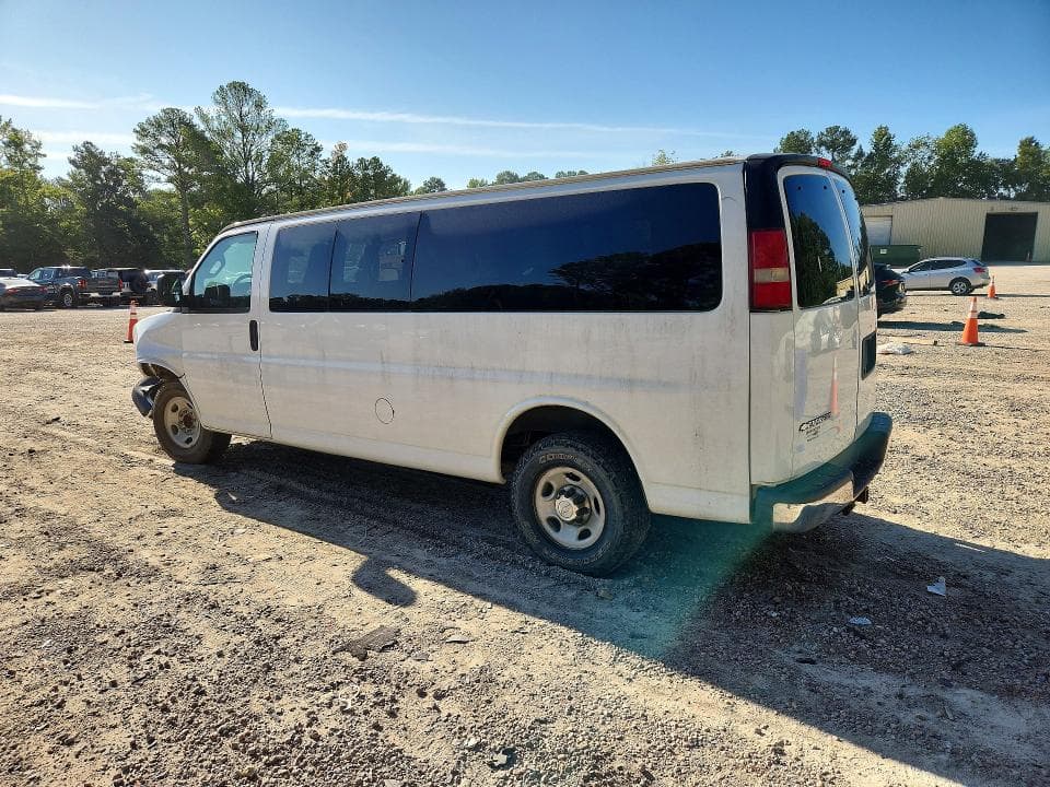 2017 CHEVROLET EXPRESS G3500 LT 2