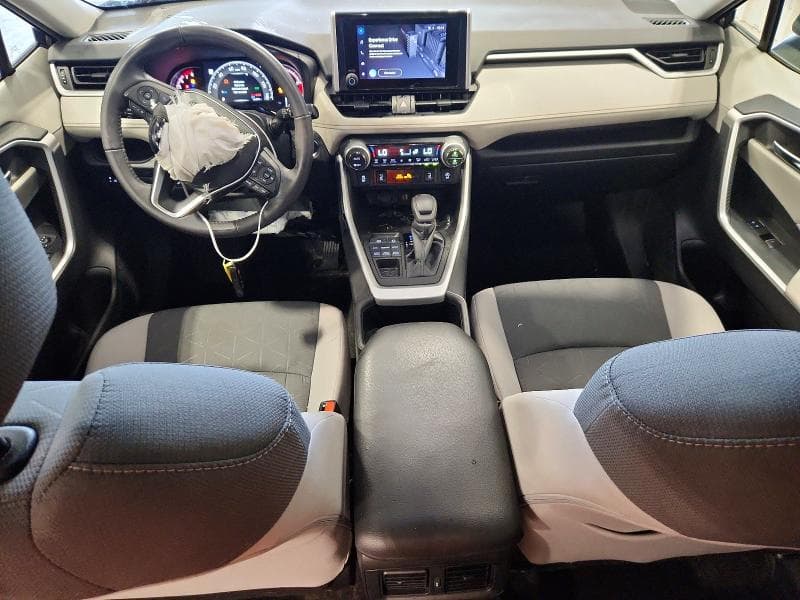 2023 TOYOTA RAV4 XLE 8