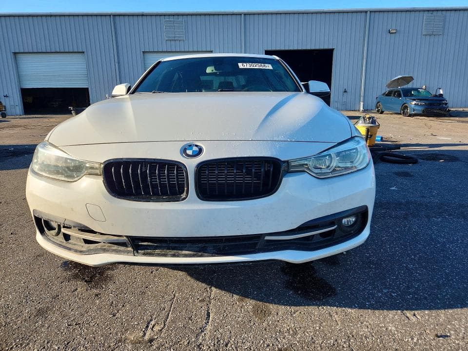 2018 BMW 330E 5