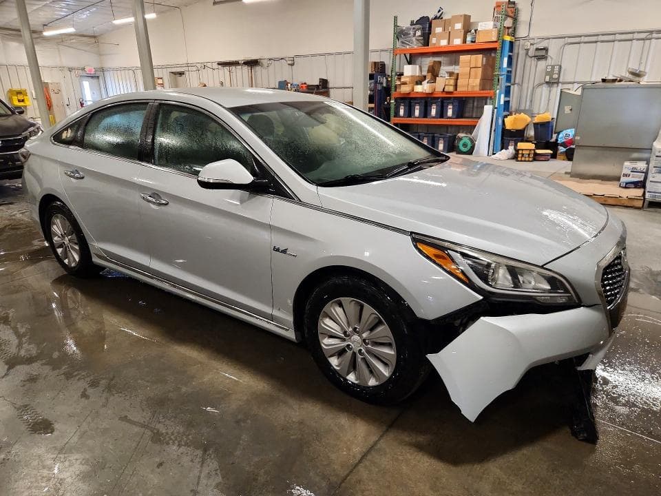 2017 HYUNDAI SONATA HYBRID SE 4