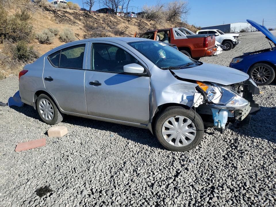 2019 NISSAN VERSA S 4