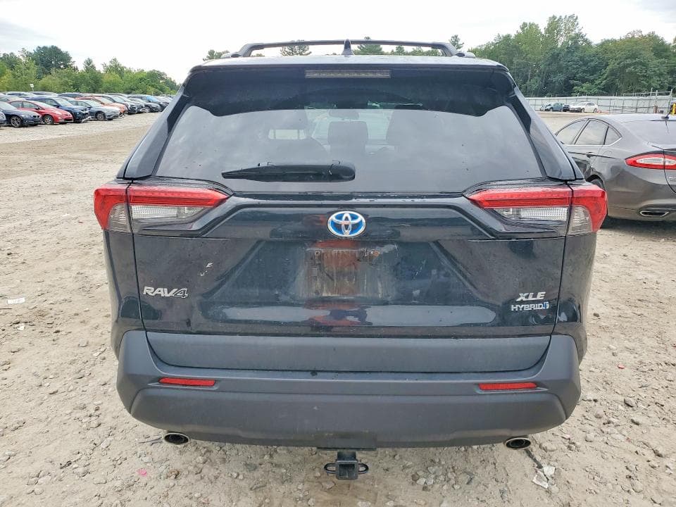 2021 TOYOTA RAV4 XLE 6