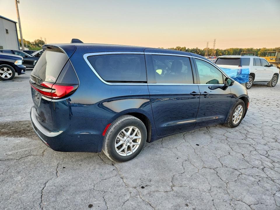 2024 CHRYSLER PACIFICA TOURING L 3