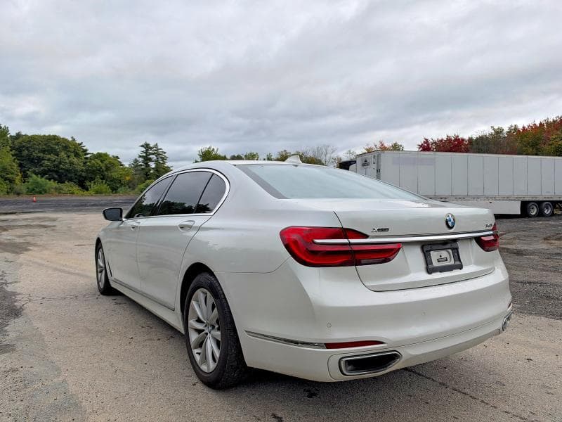 2019 BMW 740 XI 3
