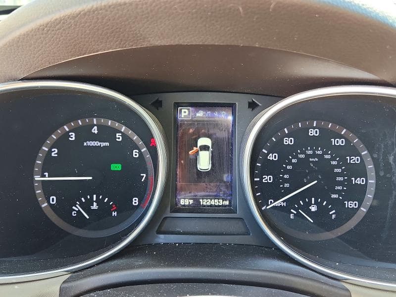 2017 HYUNDAI SANTA FE SE 9