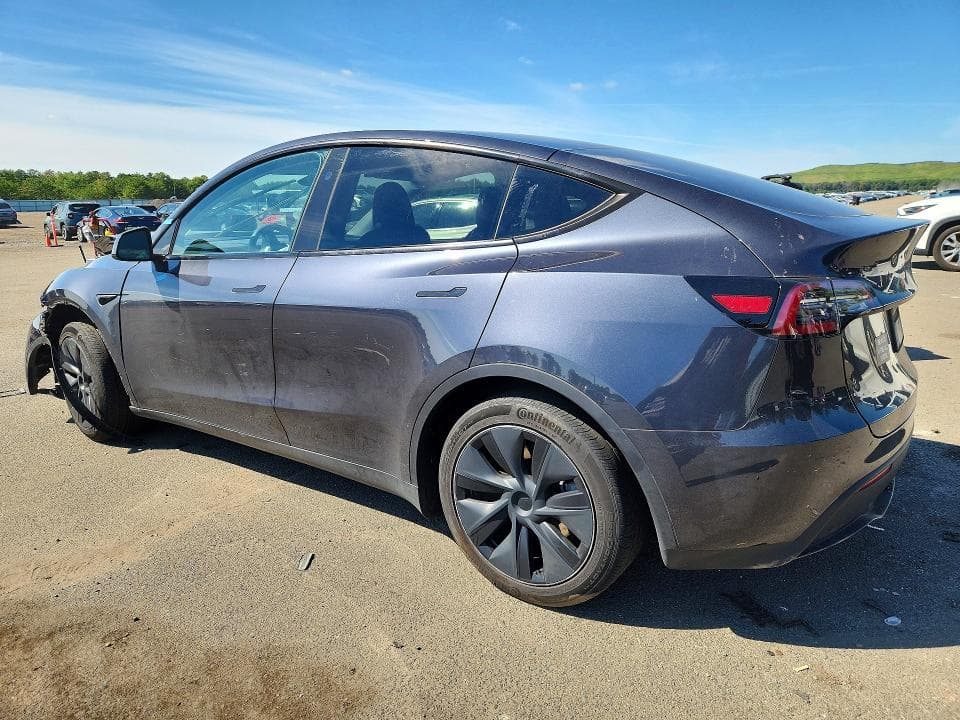 2024 TESLA MODEL Y 2