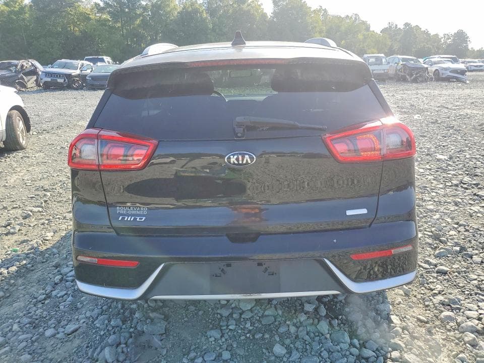 2017 KIA NIRO LX 6