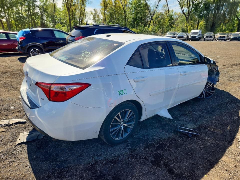 2017 TOYOTA COROLLA LE 3