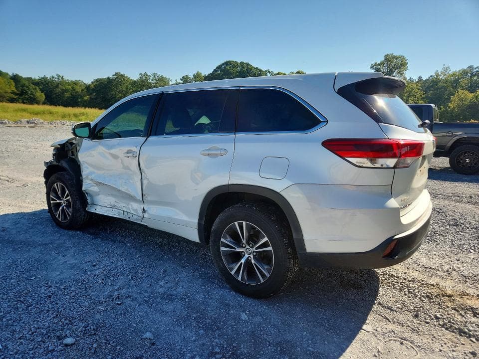 2017 TOYOTA HIGHLANDER LE 2