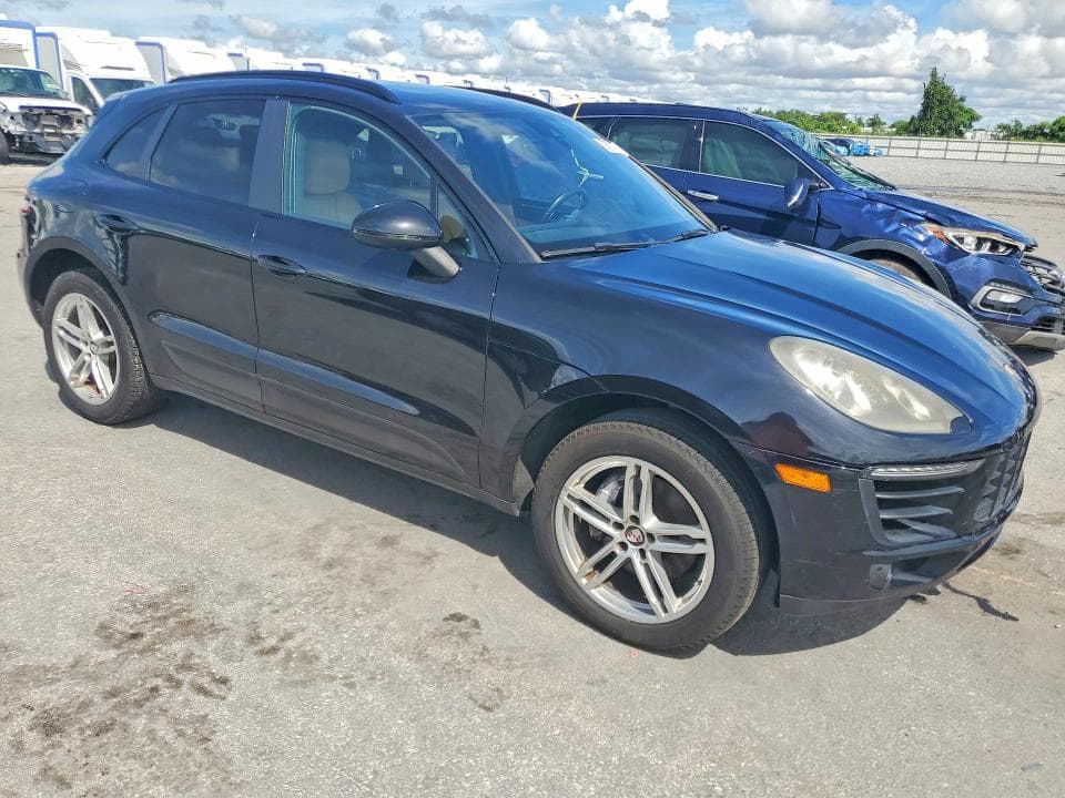2017 PORSCHE MACAN 4