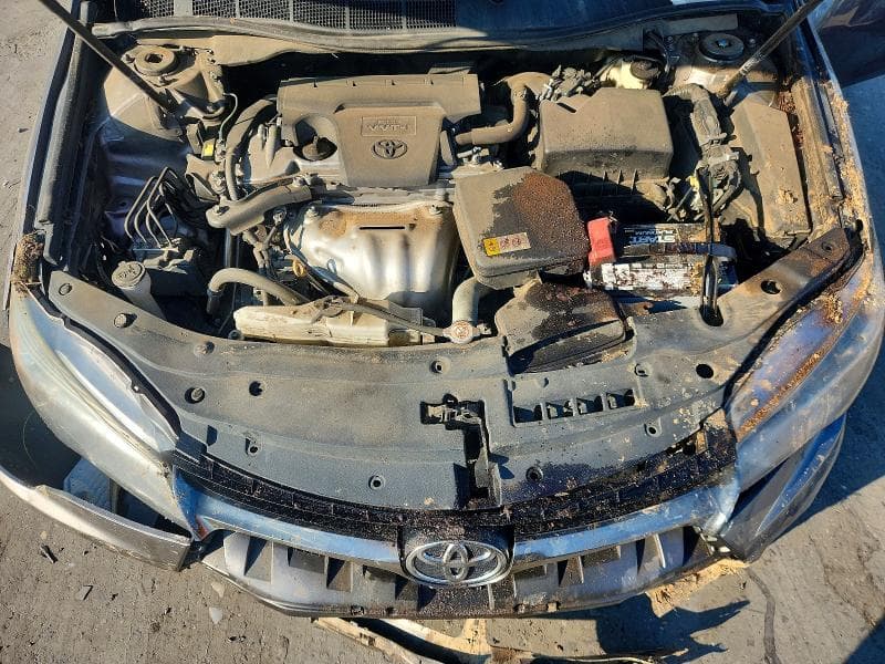 2017 TOYOTA CAMRY SE 11