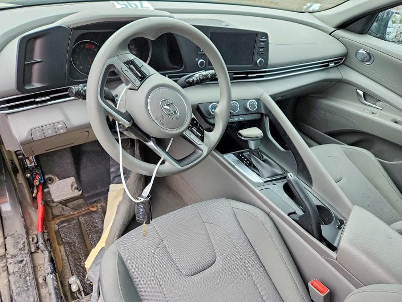 2022 HYUNDAI ELANTRA SE 8
