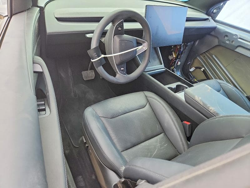 2026 TESLA MODEL Y 8