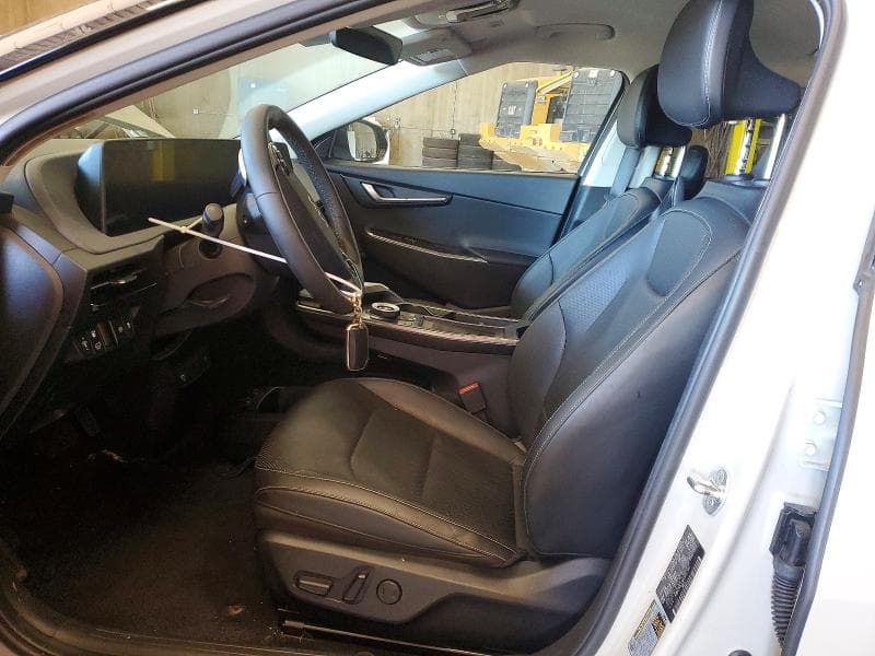 2022 KIA EV6 WIND 7