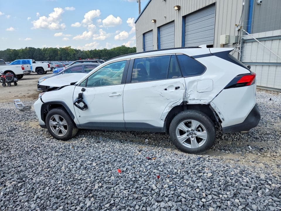 2020 TOYOTA RAV4 XLE 2