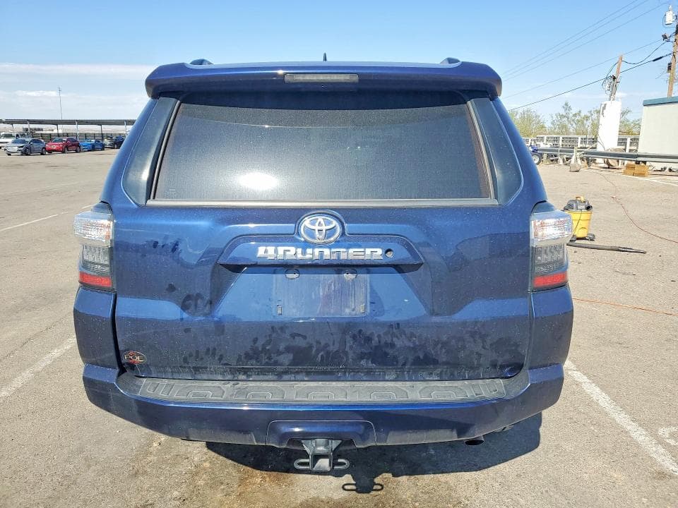 2020 TOYOTA 4RUNNER SR5 6