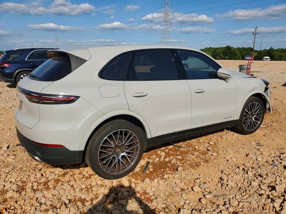 2023 PORSCHE CAYENNE BASE 3