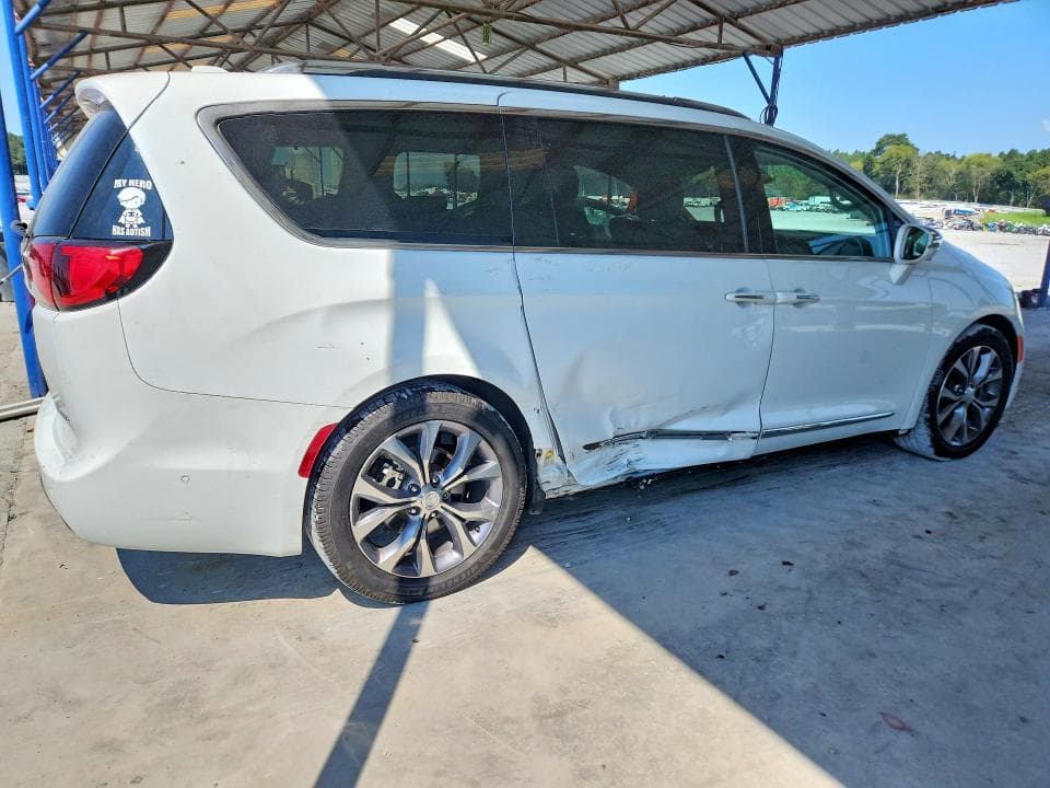 2018 CHRYSLER PACIFICA LIMITED 3