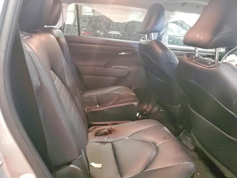 2023 TOYOTA HIGHLANDER XLE 10