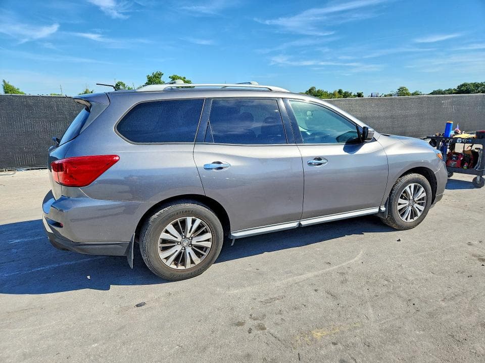 2017 NISSAN PATHFINDER S 3