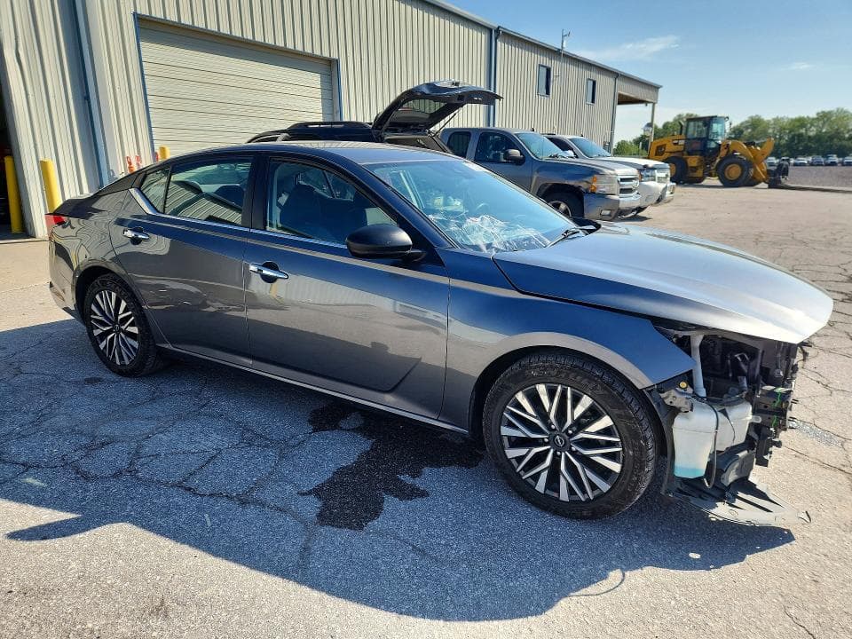 2024 NISSAN ALTIMA SV 4