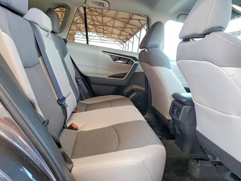 2023 TOYOTA RAV4 XLE 10