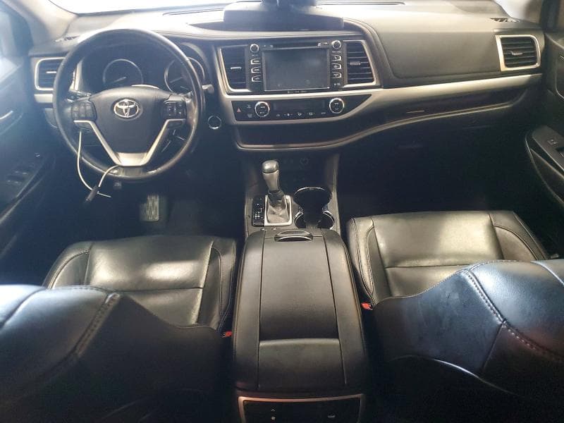 2017 TOYOTA HIGHLANDER XLE 8