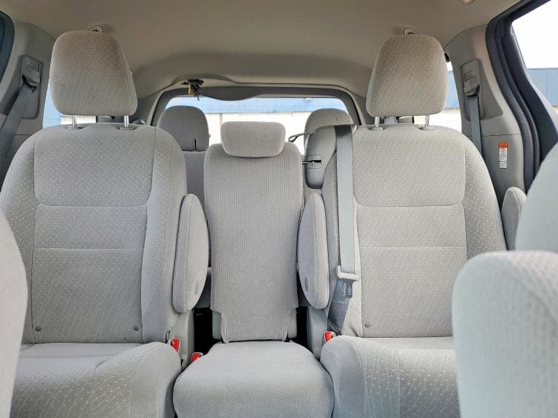 2020 TOYOTA SIENNA LE 10
