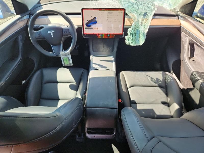 2025 TESLA MODEL Y 8
