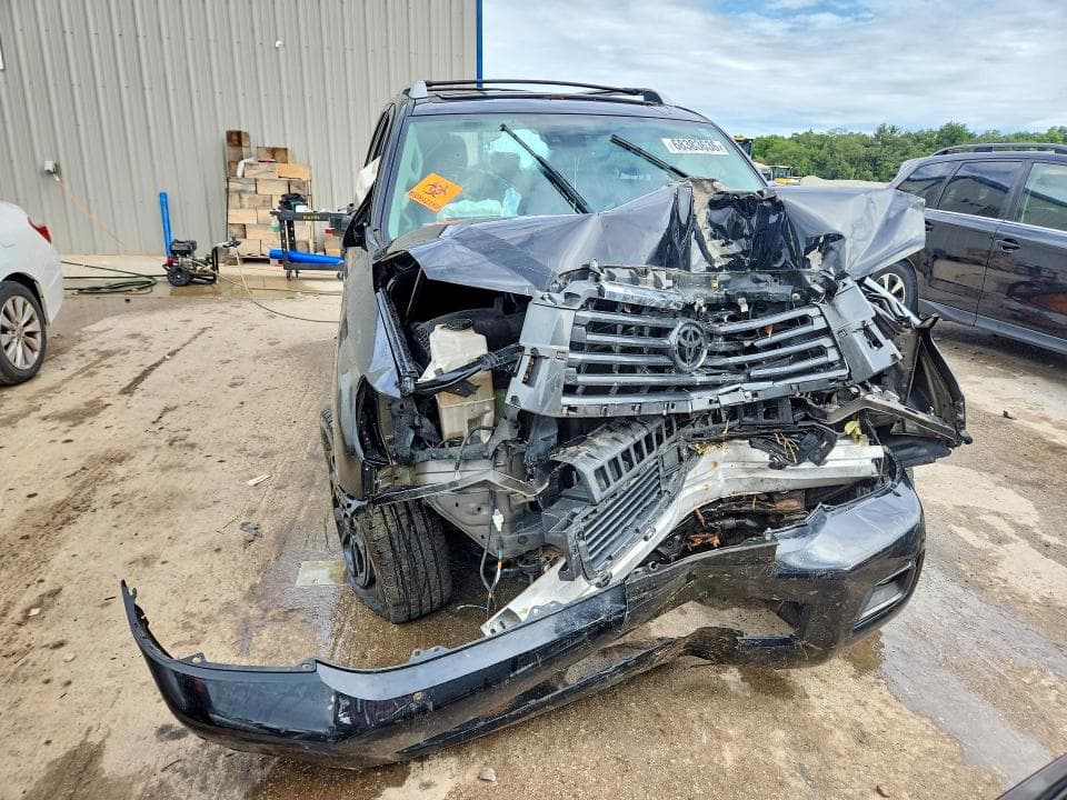 2018 TOYOTA SEQUOIA SR5 5