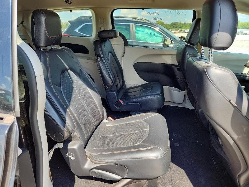 2019 CHRYSLER PACIFICA TOURING L 11