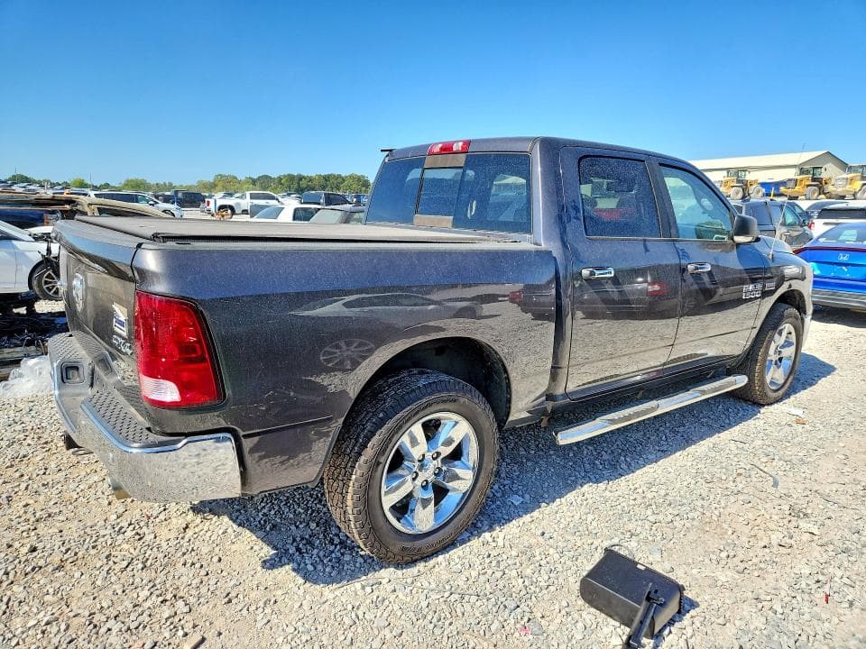 2017 RAM 1500 SLT 3