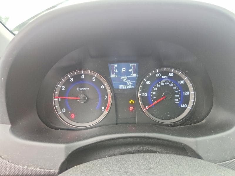 2017 HYUNDAI ACCENT SE 9