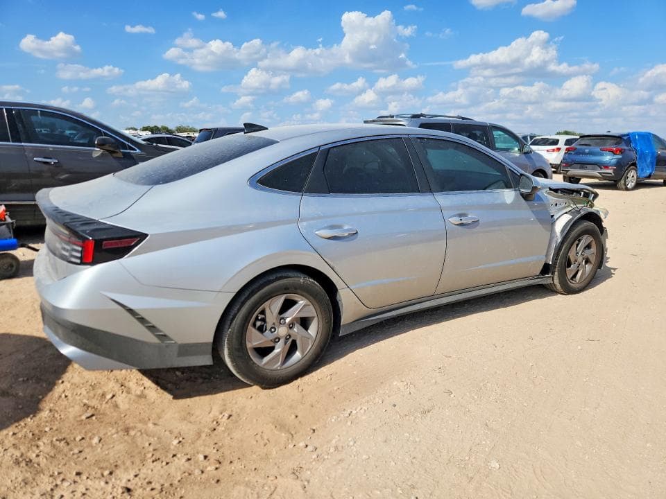 2026 HYUNDAI SONATA SE 3