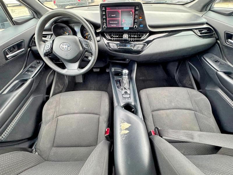 2019 TOYOTA C-HR LE 9