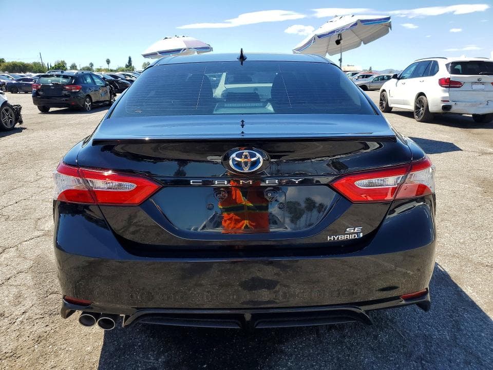 2020 TOYOTA CAMRY SE 6