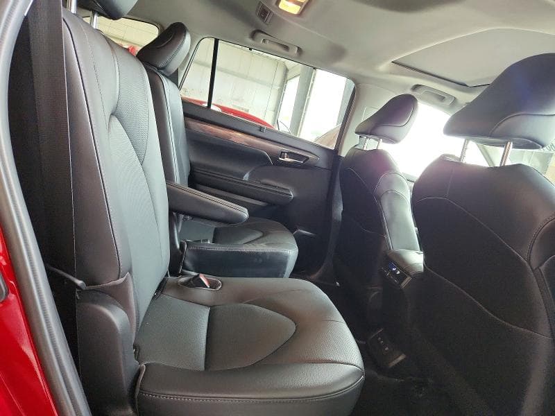 2021 TOYOTA HIGHLANDER LIMITED 11