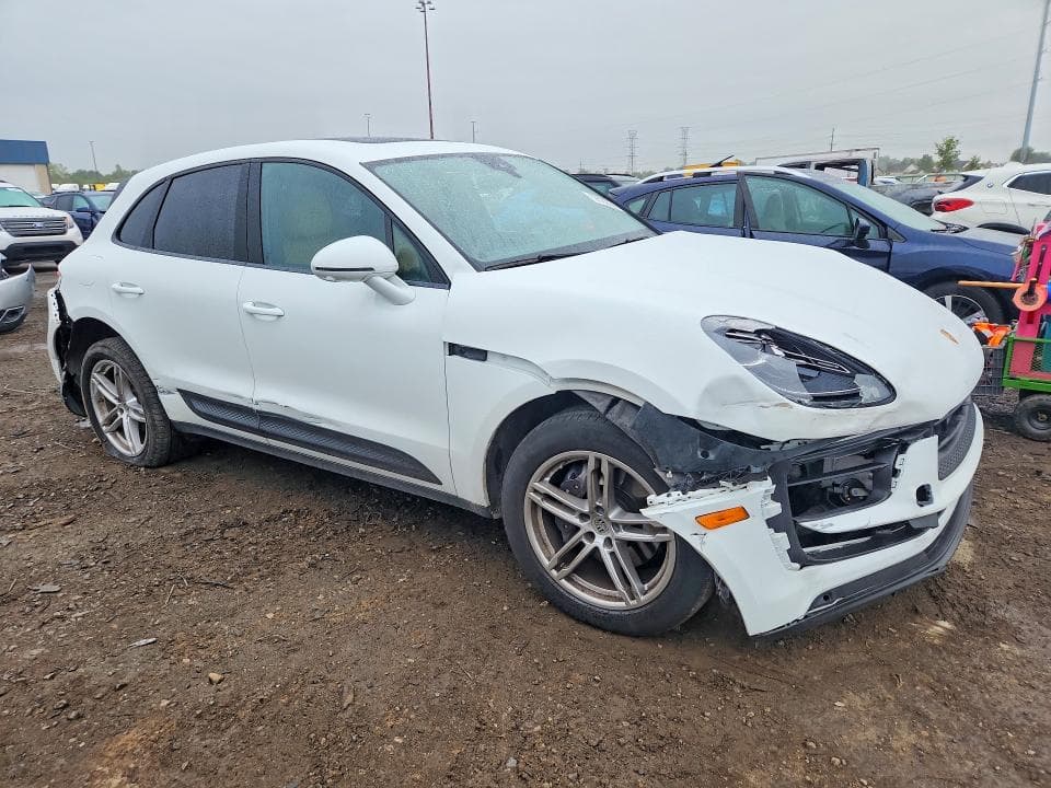 2025 PORSCHE MACAN BASE 4