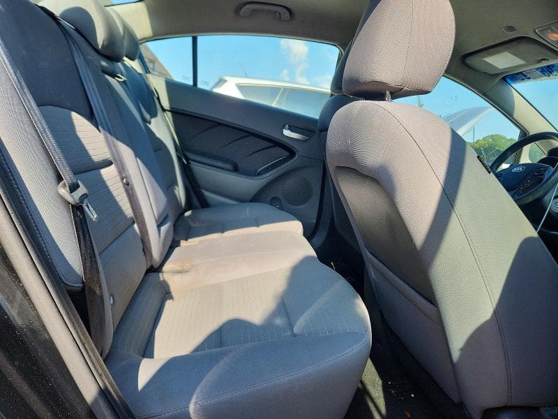 2017 KIA FORTE LX 10