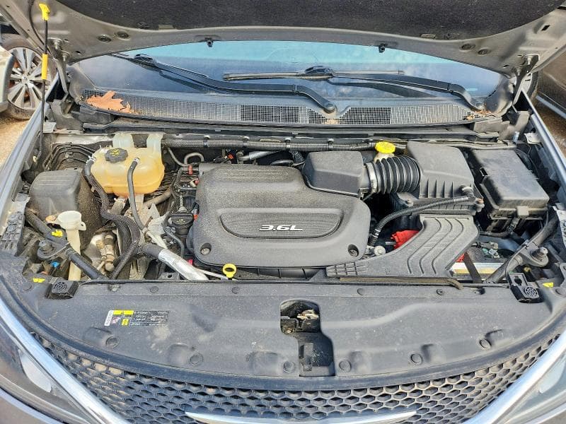 2017 CHRYSLER PACIFICA LIMITED 12