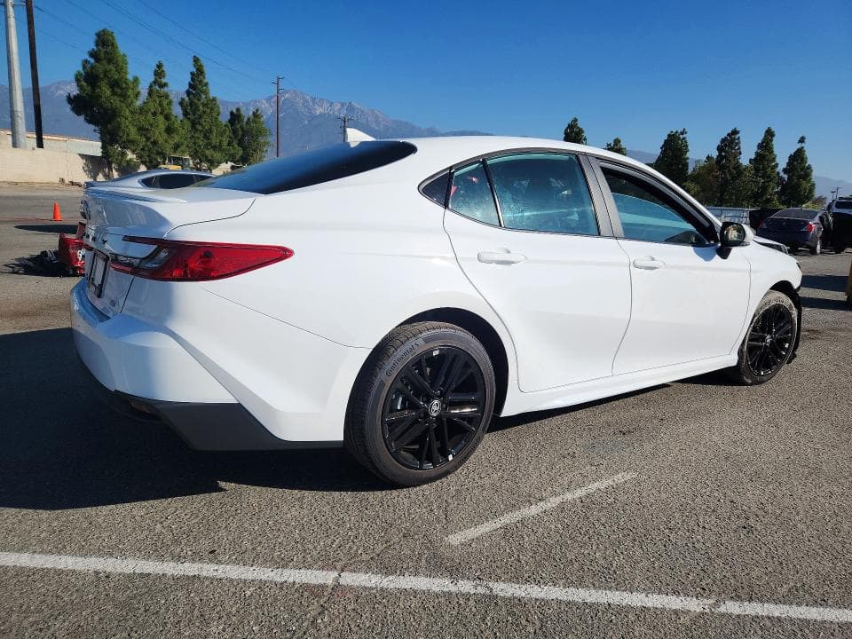 2026 TOYOTA CAMRY SE 3