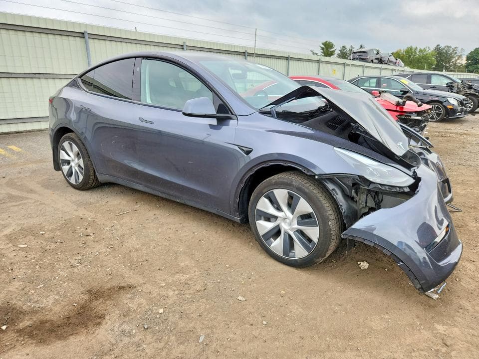 2023 TESLA MODEL Y 4