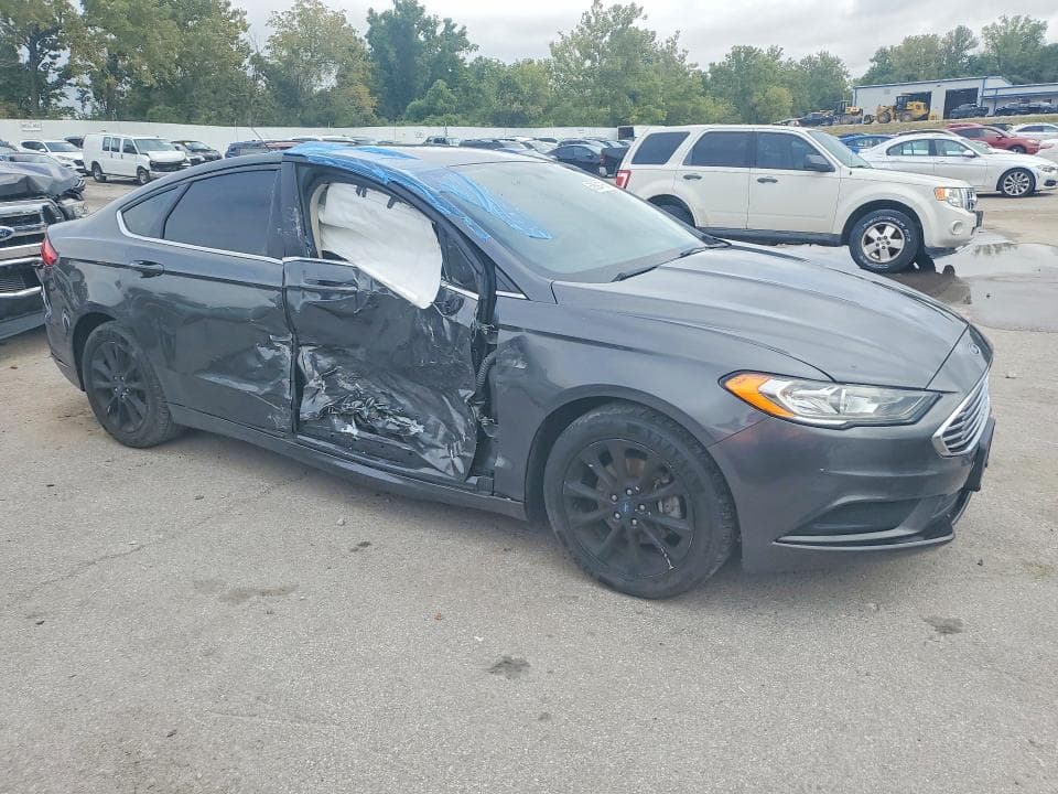 2017 FORD FUSION SE 4