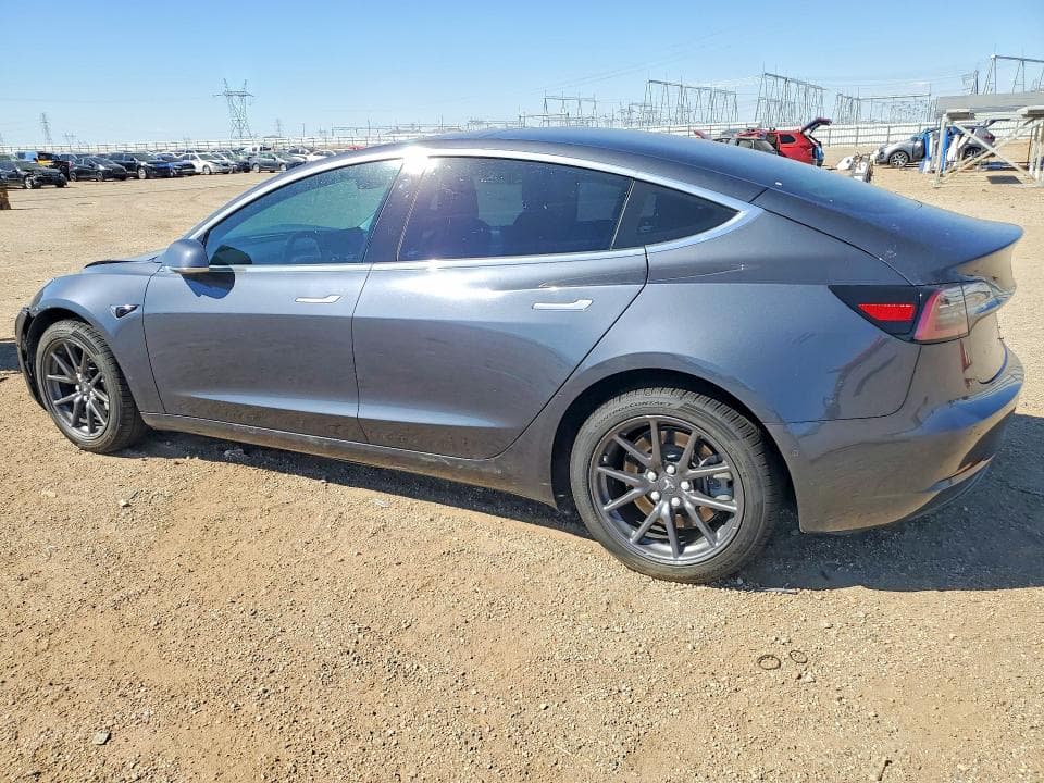 2018 TESLA MODEL 3 2