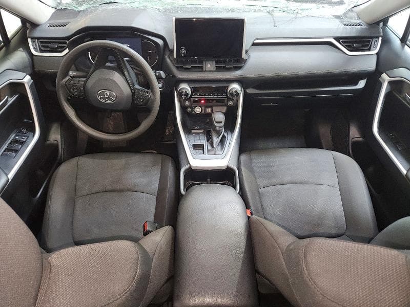 2025 TOYOTA RAV4 XLE 8