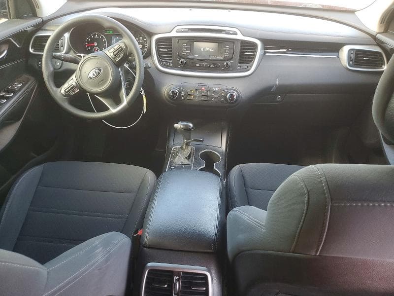 2017 KIA SORENTO LX V6 8