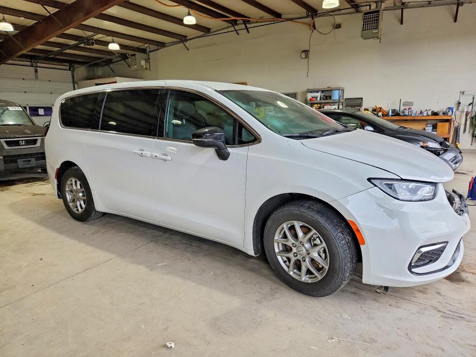 2026 CHRYSLER PACIFICA SELECT 4