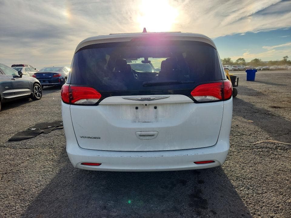 2021 CHRYSLER VOYAGER LXI 6
